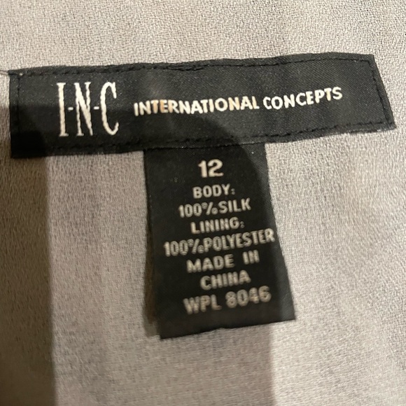 Animal print blouse with elasticized waist and sash - Picture 5 of 5